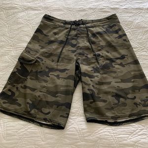 Billabong Camo surfing trunks